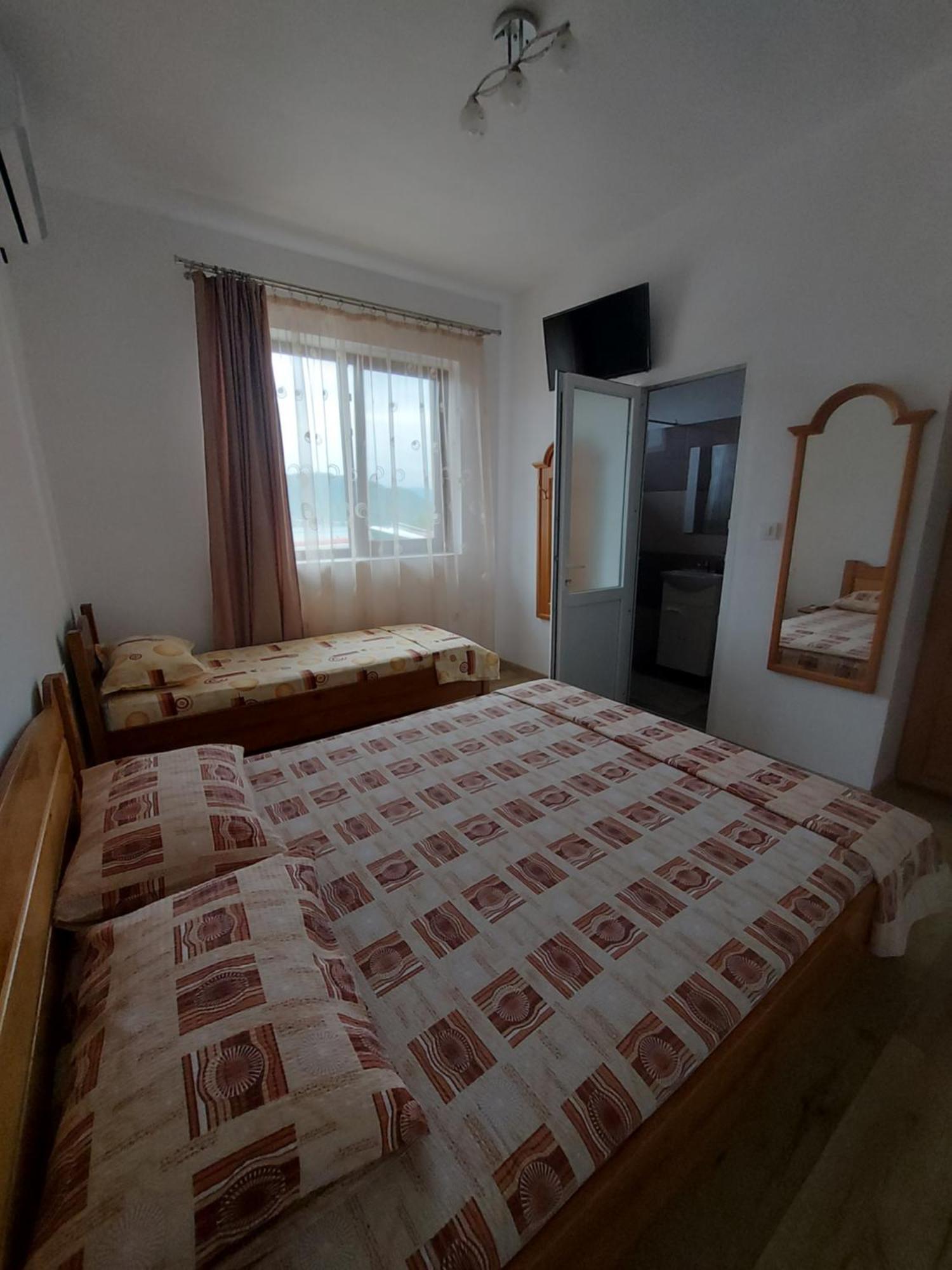 Casa Dalys Hotel Orsova Luaran gambar